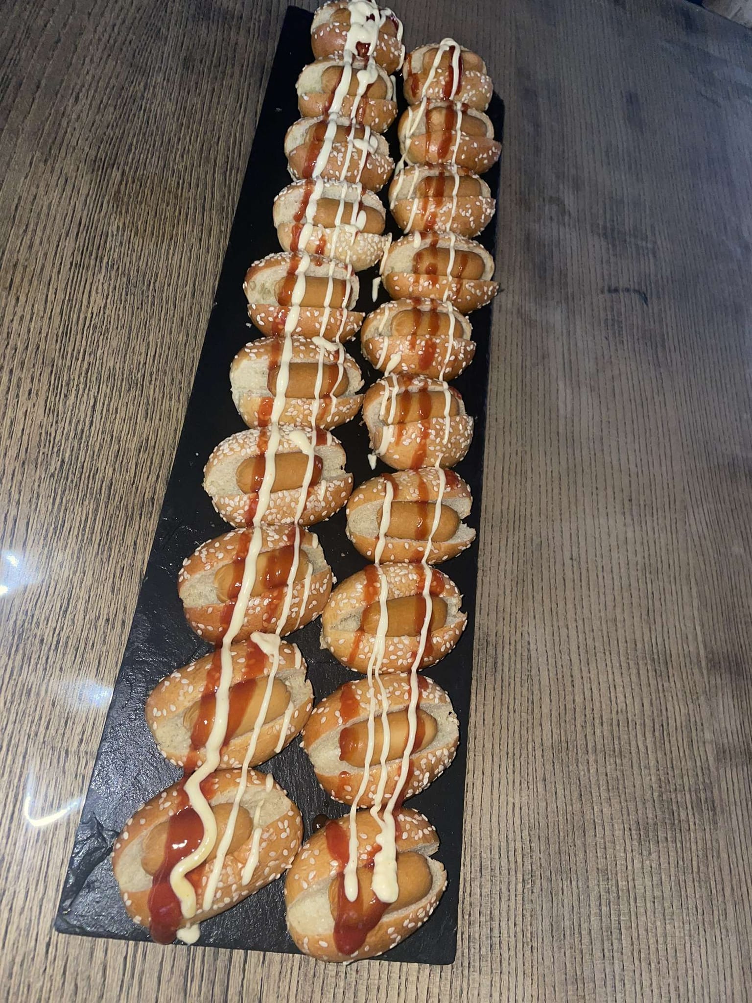 Restaurant - Tapas - Traiteur - Menu varié